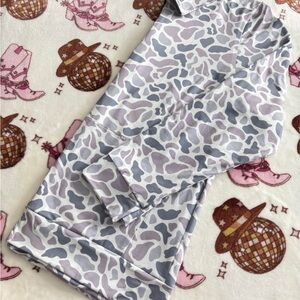 Gray and White Camo Long Sleeve Shirt